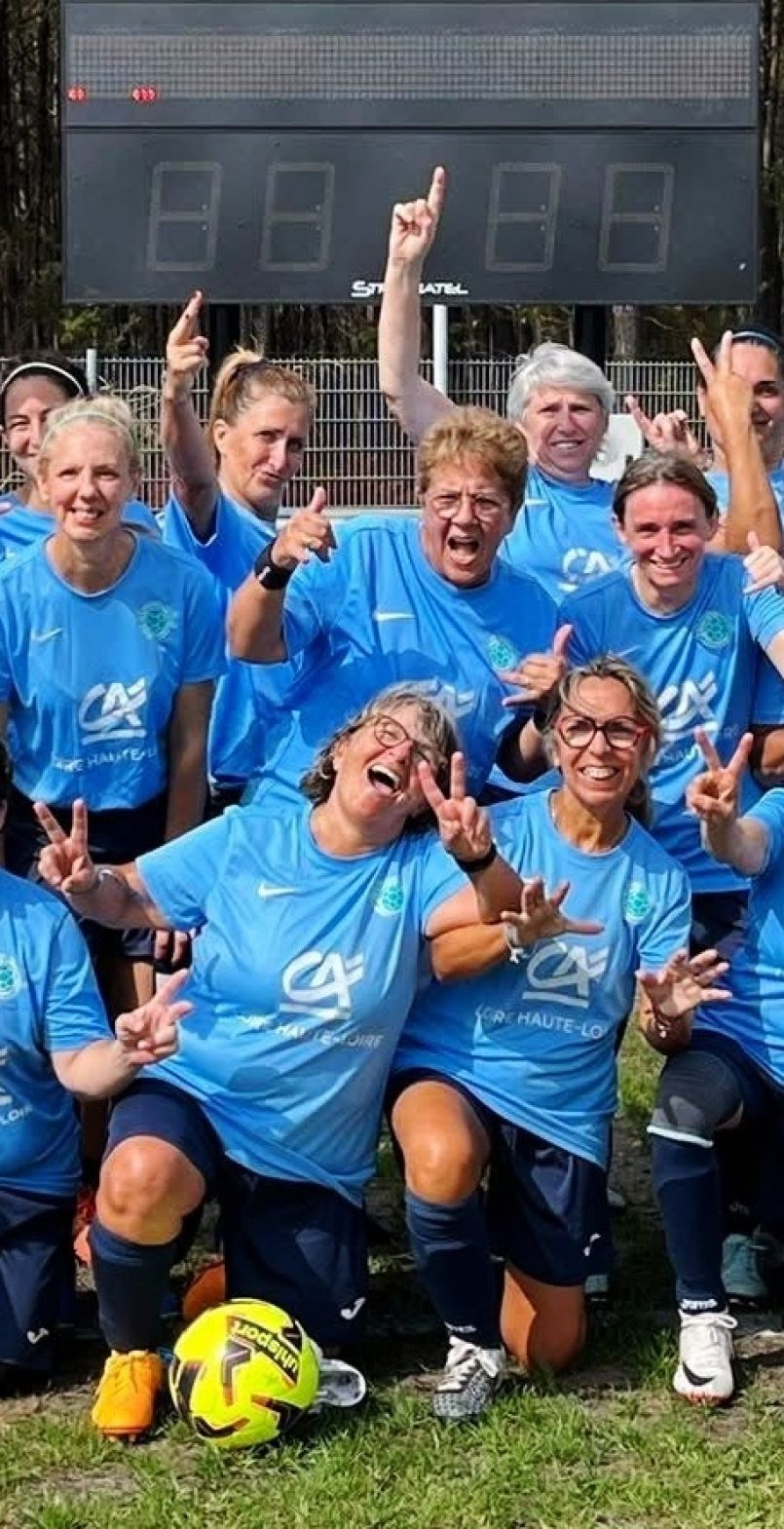 Quand les Ang'Elles Foot jouent au football sous les pins...